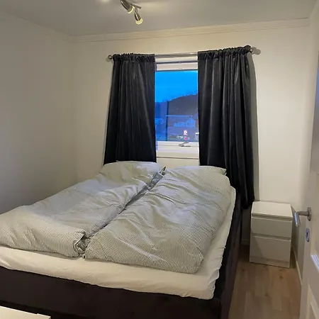 Apartament Sentrumsnaer Sokkelleilighet Svolvær