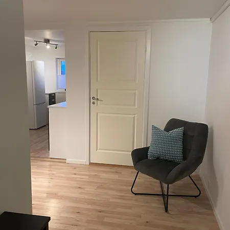 Sentrumsnaer Sokkelleilighet Svolvær