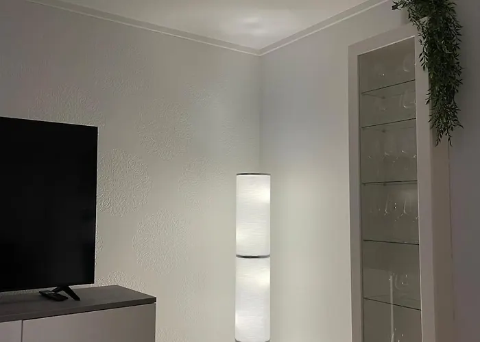 Sentrumsnaer Sokkelleilighet